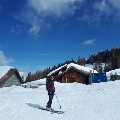 Reco 26.03. Devant le gîte qui sera ouvert pour nous.