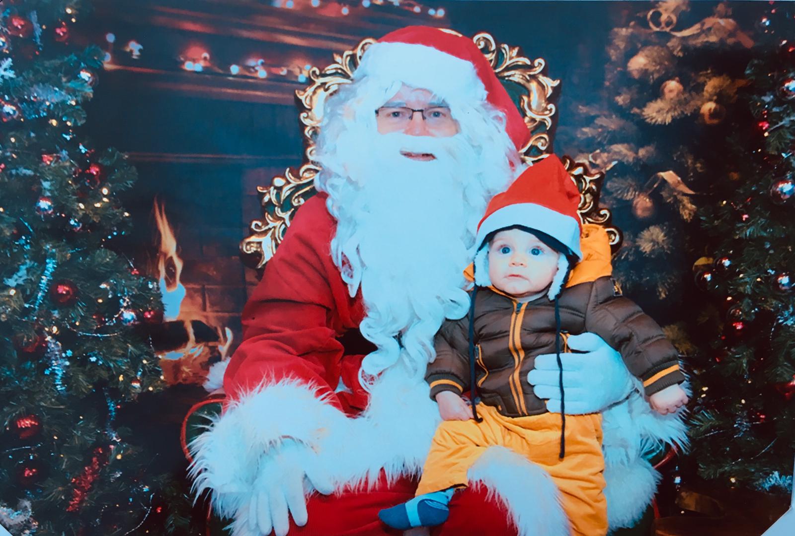 Il était déjà là le père Noël. 