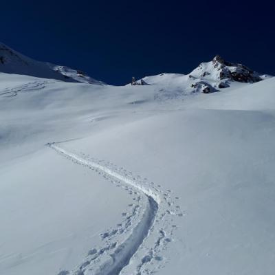 Juste là, le col.