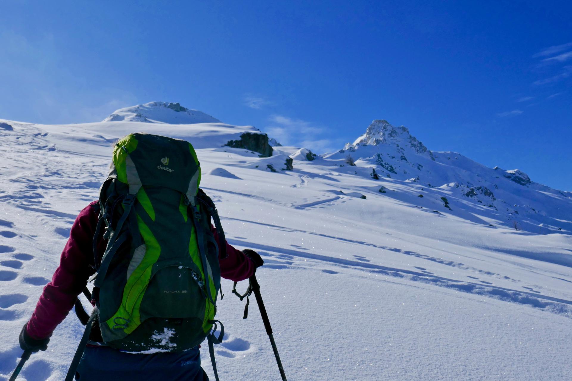 La cheffe de course en vue du sommet.