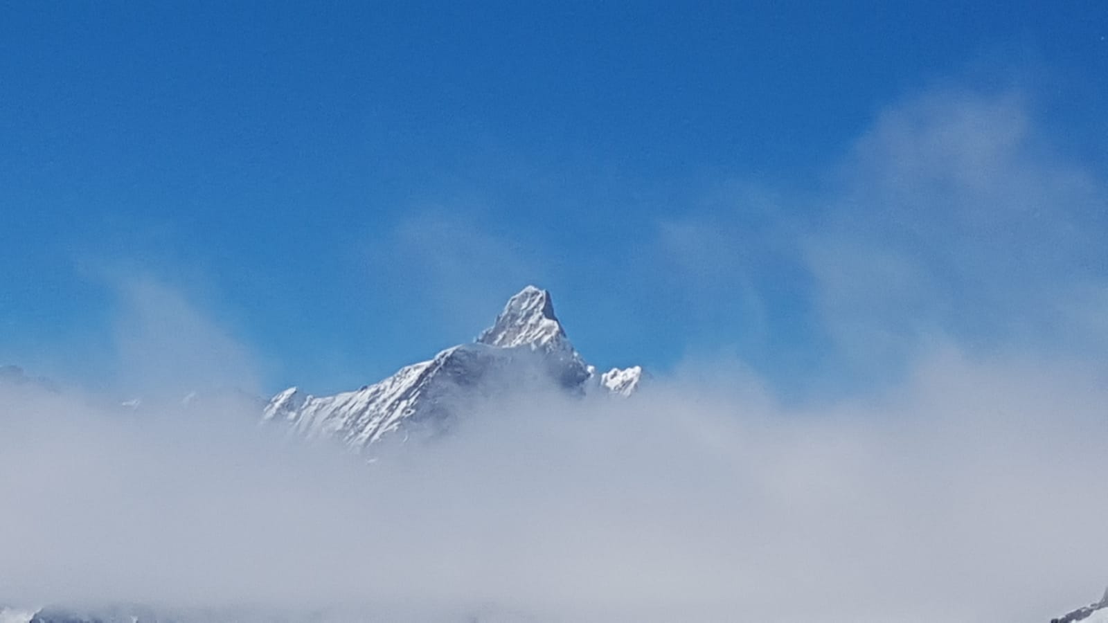 Les nuages de dissipent. 