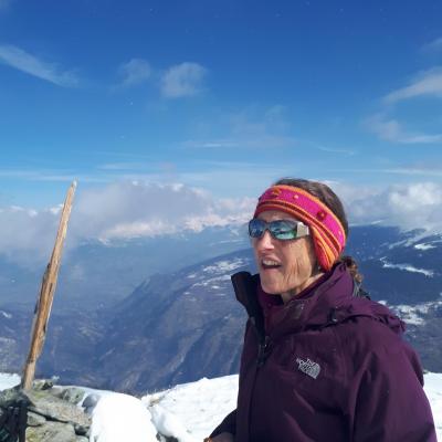 Plus qu'un seul battant la croix.